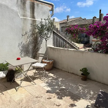 Apartment 3 Etoiles Terrasse Ou Patio Intra-muros Aigues-Mortes
