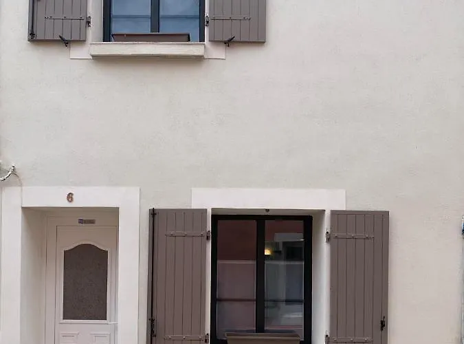 3 Etoiles Terrasse Ou Patio Intra-muros Appartement Aigues-Mortes