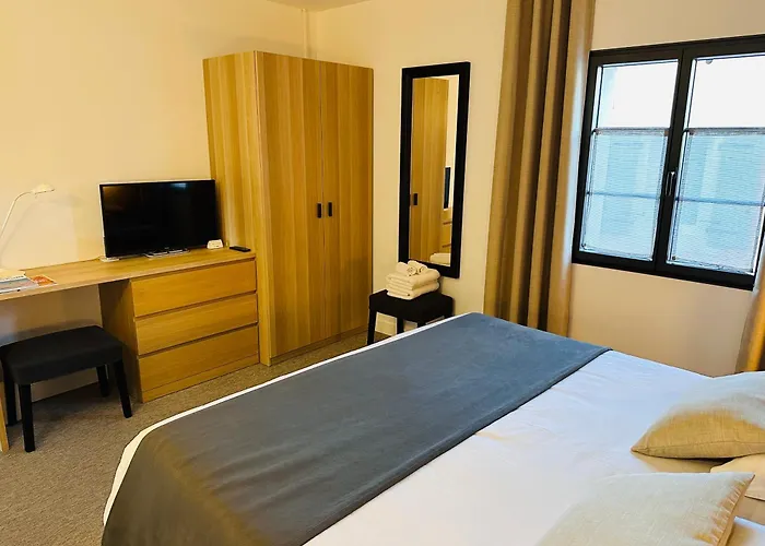 3 Etoiles Terrasse Ou Patio Intra-muros Aigues-Mortes