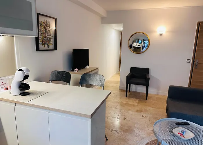 3 Etoiles Terrasse Ou Patio Intra-muros *
