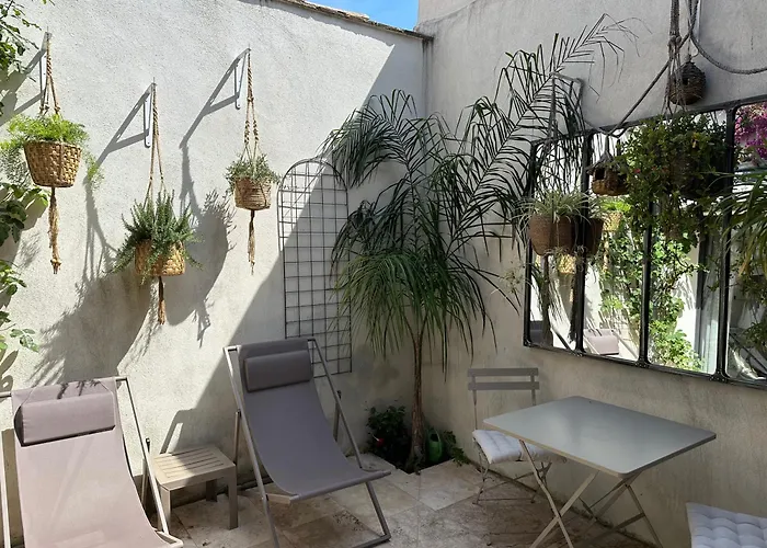 3 Etoiles Terrasse Ou Patio Intra-muros *