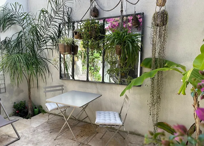 3 Etoiles Terrasse Ou Patio Intra-muros
